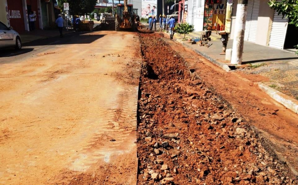 Obra na República corta fornecimento de água em bairros