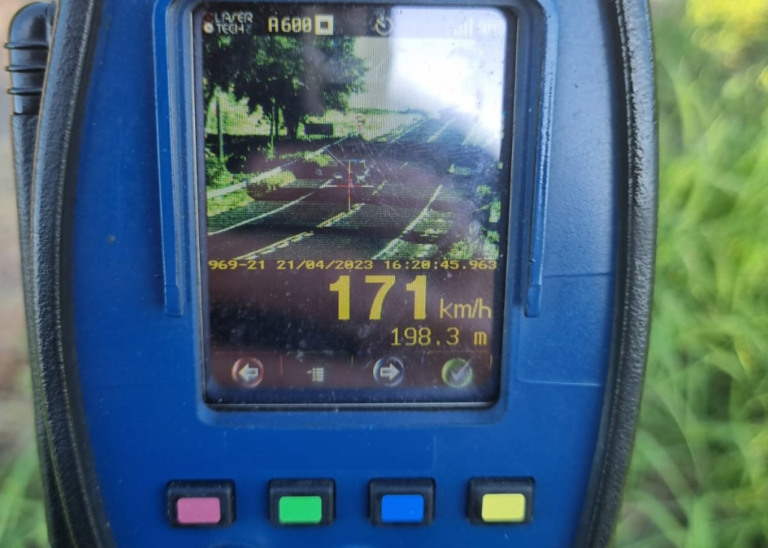 Fiscalização da PRF de Marília flagra veículo a 171km/h na BR-153
