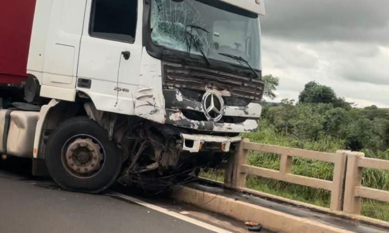 Rodovia de Marília tem ultrapassagem proibida, mortes e fuga