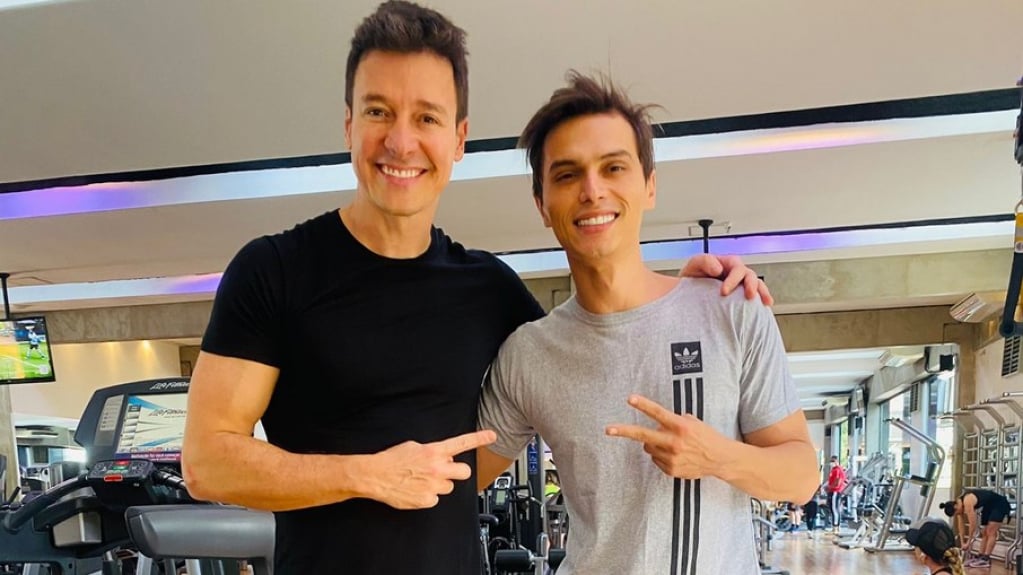 Gabriel Torres e Faro malham juntos na pausa das gravações de reality