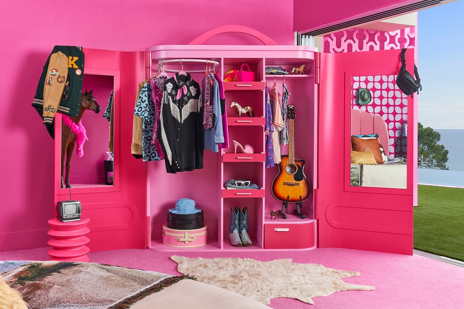 Guarda roupa do Ken na DreamHouse, a Casa da Barbie, em Malibu, que foi renovada com decoração inspirada no boneco. Foto: Joyce Lee