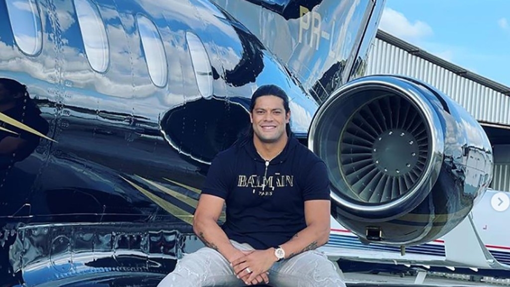 Com salário mais caro do Atlético-MG, Hulk vive vida luxuosa: ‘Casa e carros de luxo’