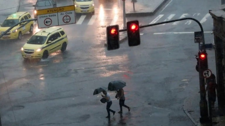 Fernando Frazão/Agência Brasil – Chuva no RJ