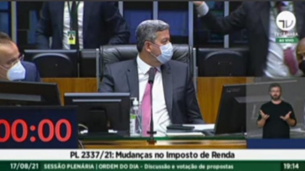 "Berro de cabrito" assusta Lira durante votação na Câmara; veja "Berro de cabrito" assusta Lira durante votação na Câmara; veja