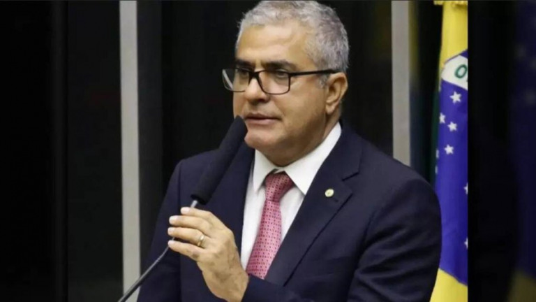 PEC Eleitoral permite pagar até R$ 16.000 por taxista; entenda