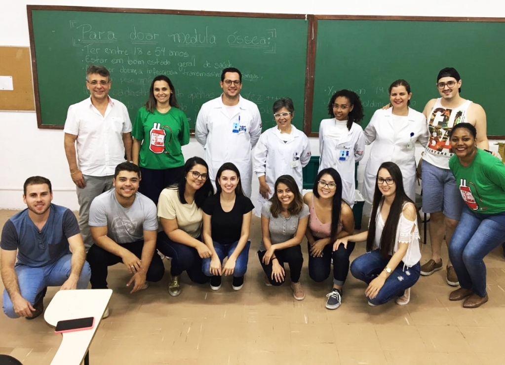 Curso de engenharia cadastra 75 doadores de medula em ação com alunos