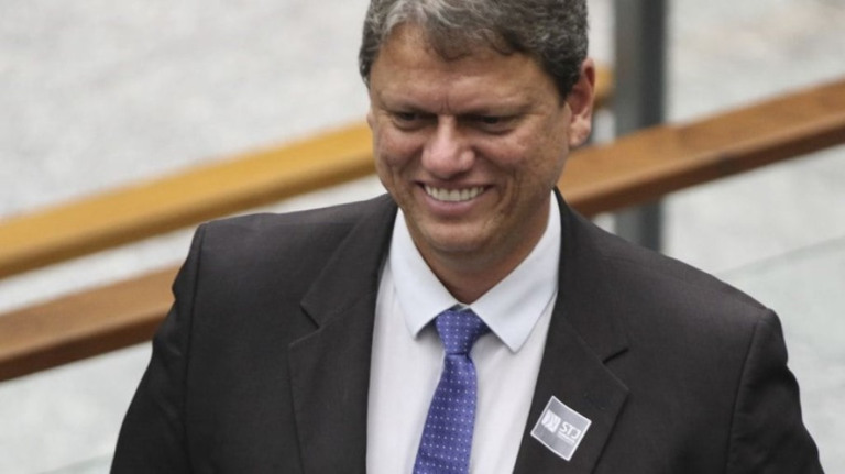 Tarcísio recua e cancela nomeação de concunhado para cargo em SP