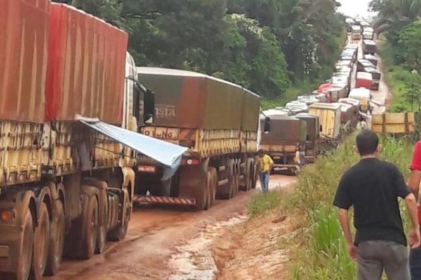 Estrada vira atoleiro no Pará, emperra safra e região pode ganhar movimento