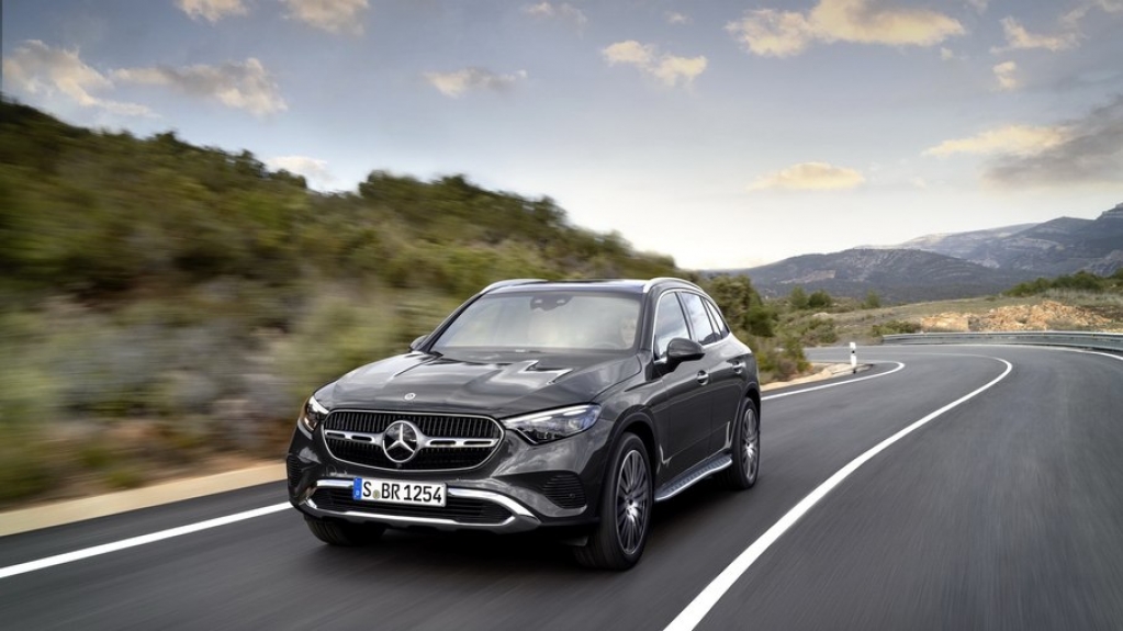 Mercedes lança nova geração do GLC, apenas com motores híbridos