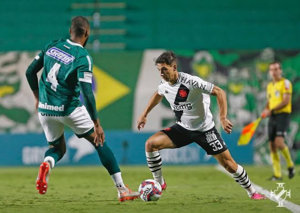 Goiás empata no fim e segura o Vasco no Z4 do Brasileirão