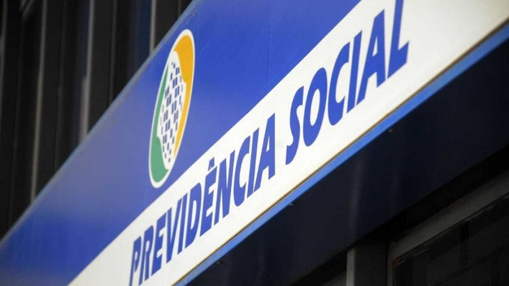 Congresso tira verba da Previdência e BPC para subir orçamento secreto