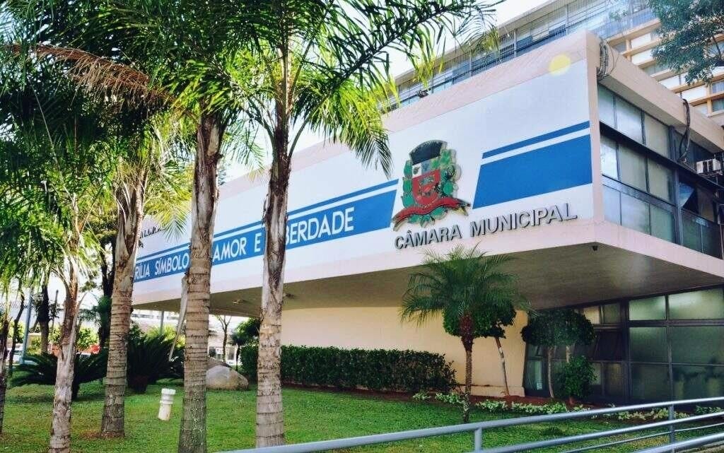 Câmara de Marília retoma sessões e engaveta pacote de projetos da prefeitura