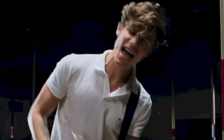 Shawn Mendes estrela propaganda com clássico de Bruce Springsteen