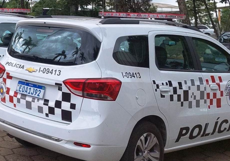 Mulher é detida por furto de peças de roupas em shopping de Marília