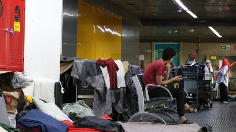 Afegãos acampados no Aeroporto de Guarulhos positivam para Covid-19