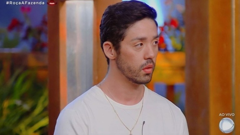Rico Melquíades fez terapia para tratar ciúme: "Quebrava tudo"