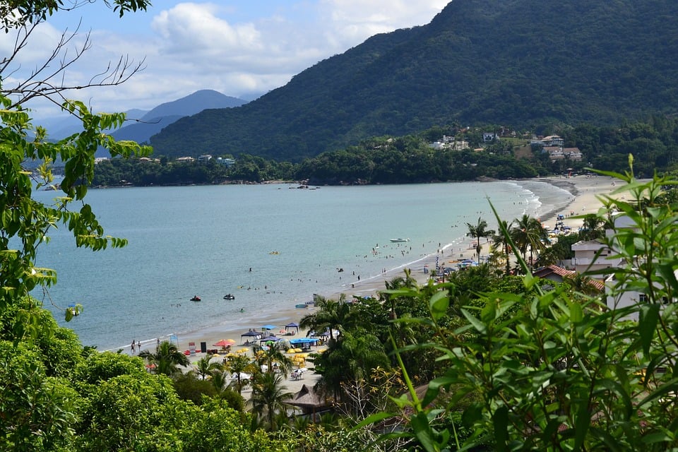 Praia Grande, em Ubatuba. Foto: Larissa Mora Lary/Pixabay