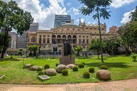 Praça Ramos de Azevedo, ao lado do Vale do Anhangabaú. Foto: Reprodução