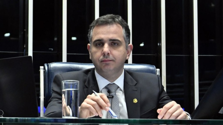 Ataques em Brasília: Pacheco promete consequências severas a golpistas