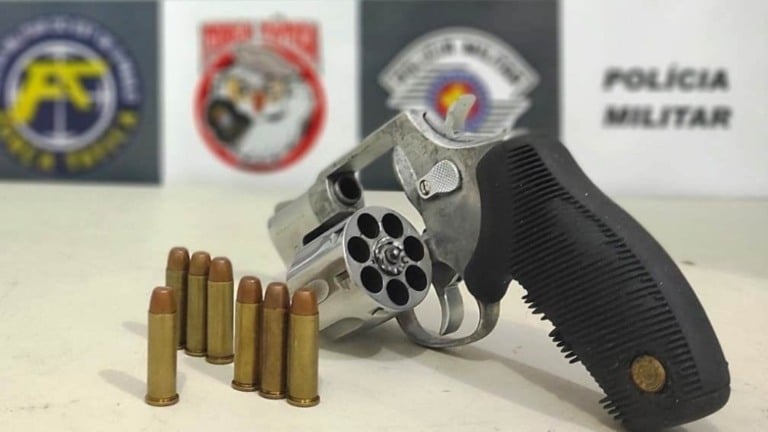 Ronda da PM na zona sul prende homem de 33 anos com revólver