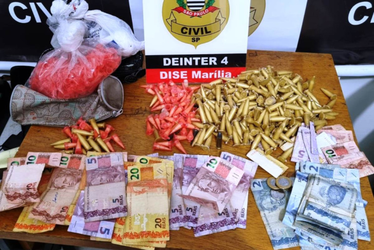 Dise de Marília apreende 321 pinos com drogas e prende acusado de tráfico