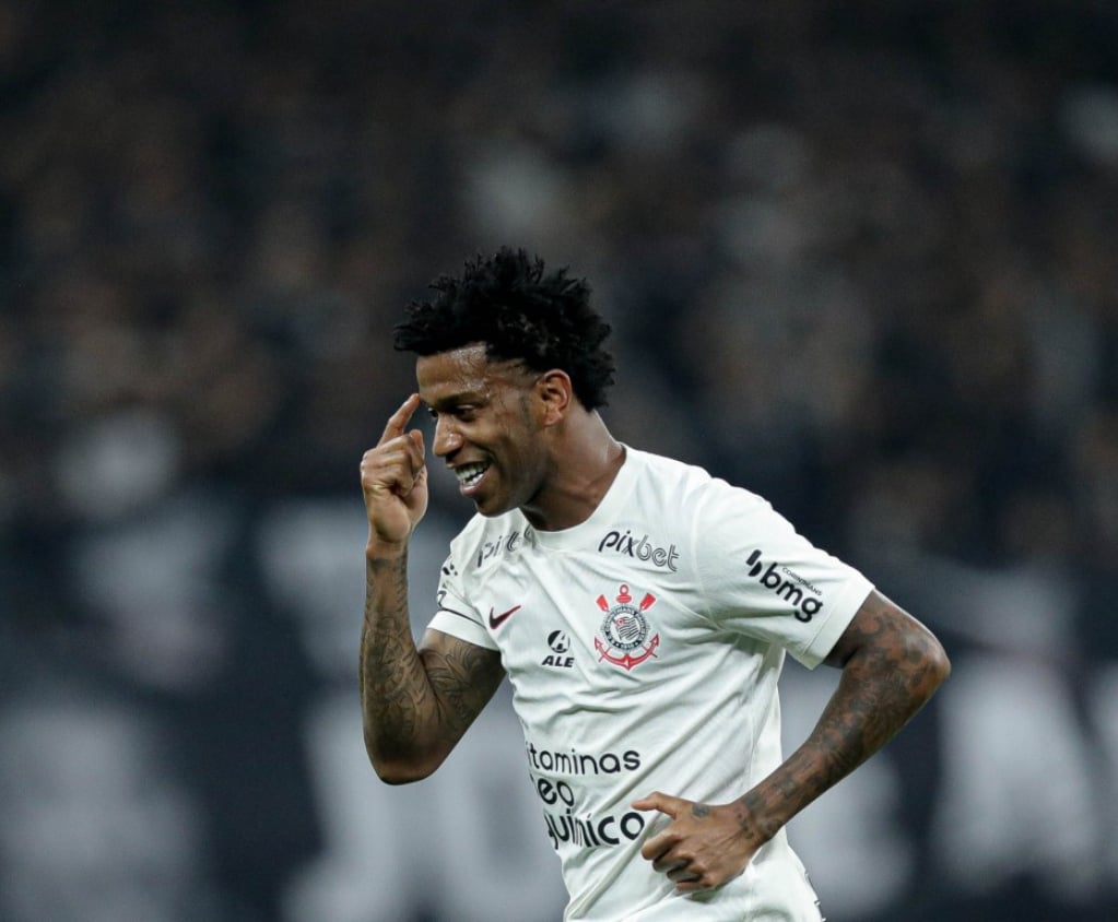 Corinthians vence o Estudiantes e sai na frente nas quartas da Sul-americana