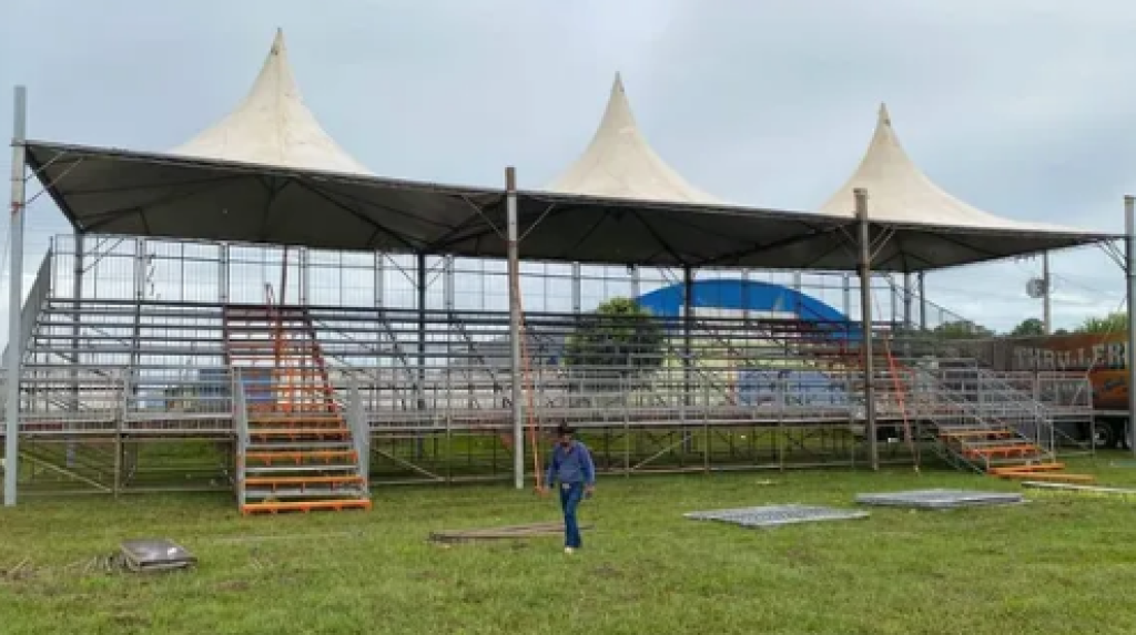 Touro morre eletrocutado em festa do peão de Bressane; avaliado em R$ 800 mil