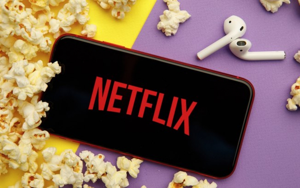 Netflix anuncia taxa para assinantes que dividem conta Netflix anuncia taxa para assinantes que dividem conta