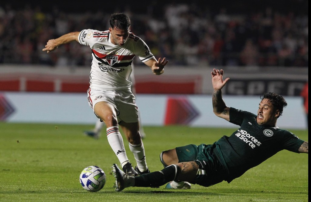 Com virada emocionante, São Paulo vence Goiás pelo Brasileirão