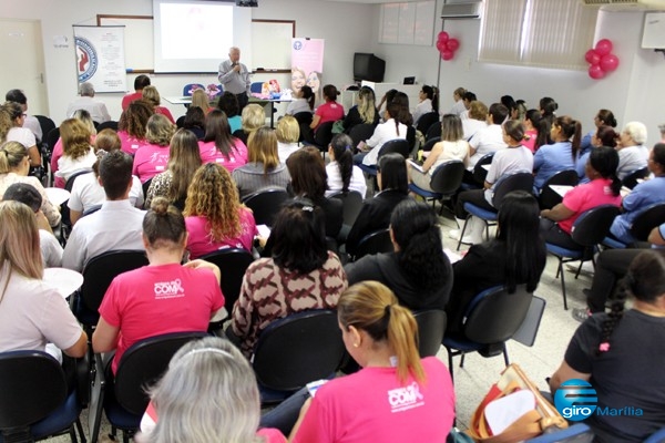 Encontro abre Outubro Rosa na Santa Casa e anuncia camianha da prevenção