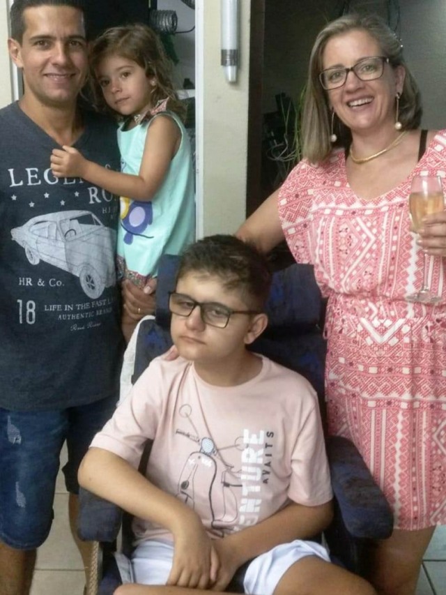 Bazar do Mateus arrecada produtos em luta contra síndrome rara em Marília