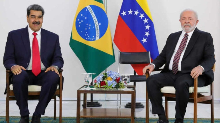 Reprodução Nicolás Maduro ao lado de Lula