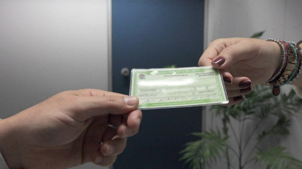 Serviços eleitorais voltam a funcionar nesta terça-feira (8)