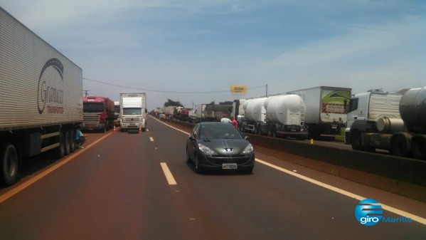 Caminhoneiros protestam na Raposo Tavares – Foto: Polícia Rodoviária Estadual