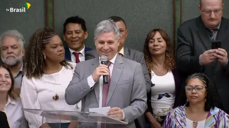 Paulo Teixeira diz focar na redução da fome e garante Conab no MDA