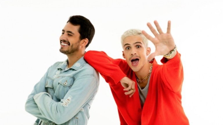 Matheus e João Guilherme levam web à loucura com ideia de nova boyband