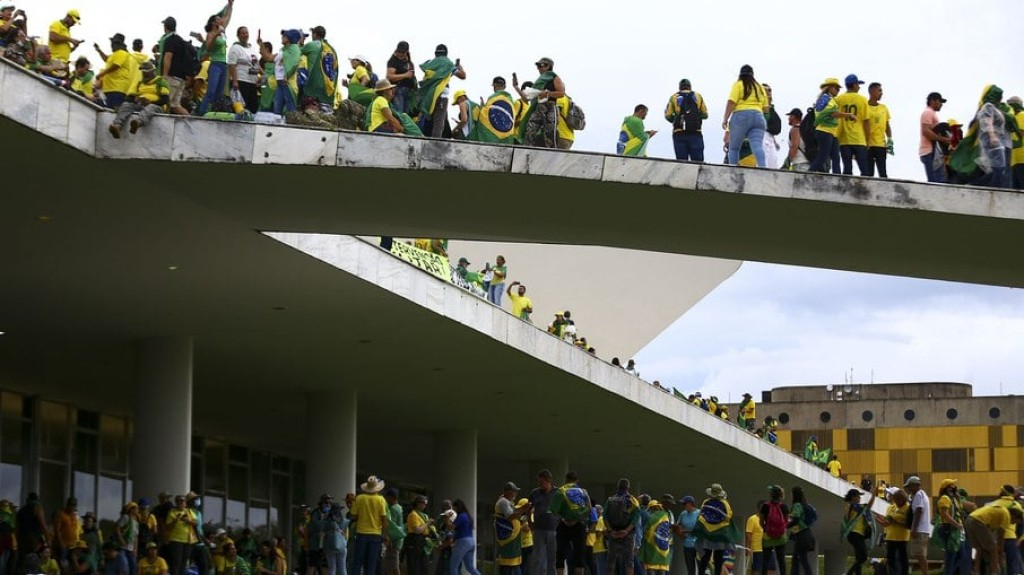 Atos golpistas: STF rejeita dois pedidos de habeas corpus para presos Atos golpistas: STF rejeita dois pedidos de habeas corpus para presos