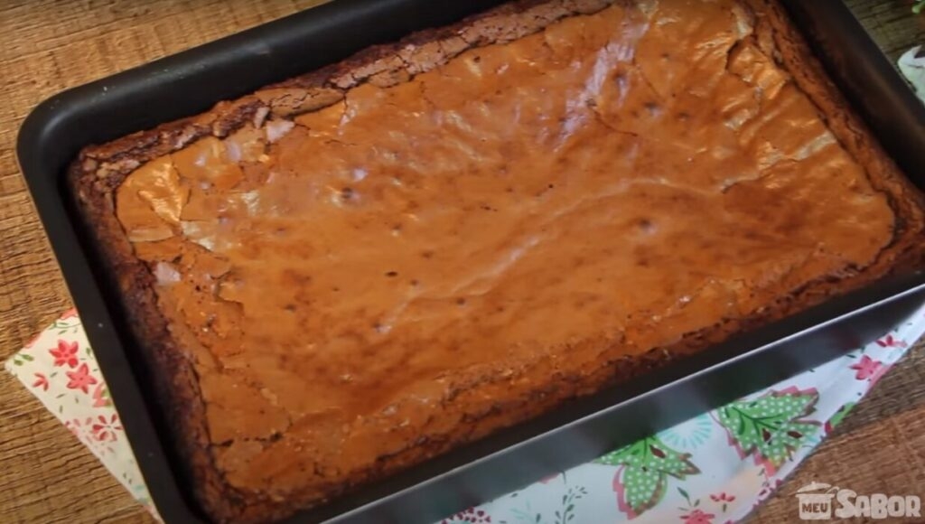 Quer comer um doce diferente mas não sabe o que fazer? Aprenda a fazer um maravilhoso Brownie de Chocolate perfeito