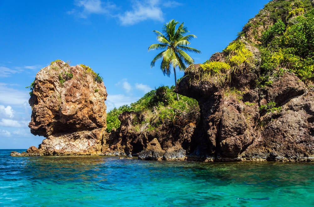 A formação rochosa Cabeça de Morgan, que homenageia o pirata inglês Henry Morgan, é uma das principais atrações na ilha de Providencia, irmã do meio do arquipélago. Foto: Shutterstock/Viajar pelo Mundo