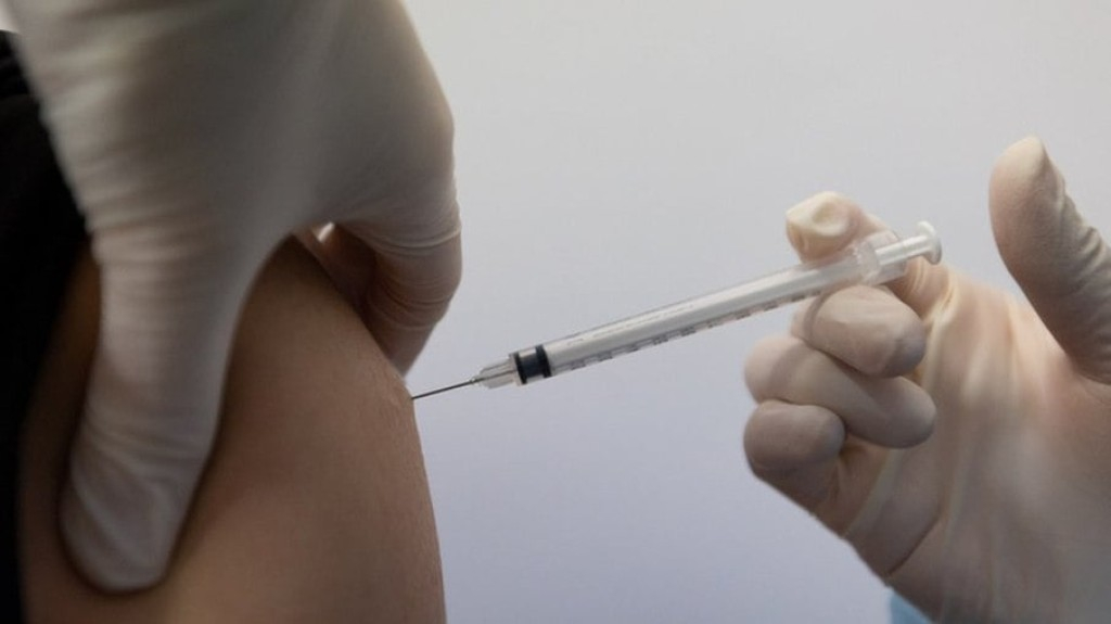 Covid: novas vacinas reduzem risco de hospitalização pela metade Covid: novas vacinas reduzem risco de hospitalização pela metade