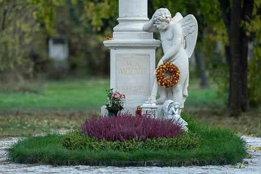 O túmulo de Mozart, localizado no St. Marx Cemetery. Foto: Reprodução/istock