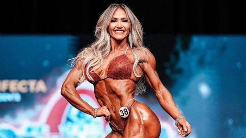 Divulgação Francielle Mattos faz musculação 5 vezes por semana