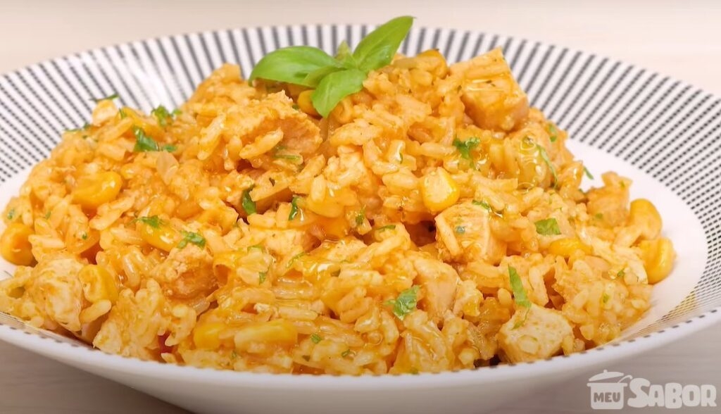 Arroz com frango desfiado, aprenda a fazer essa maravilhosa receita