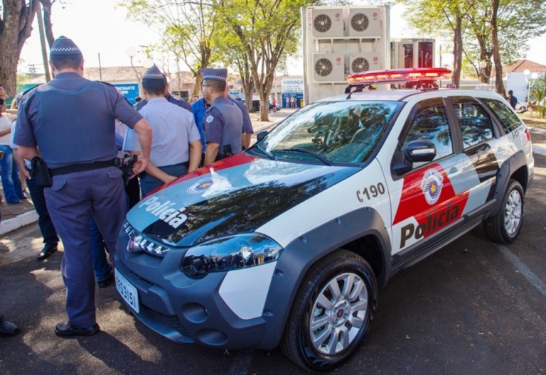 Estado anuncia mais policiamento em escolas e punição a alunos por danos