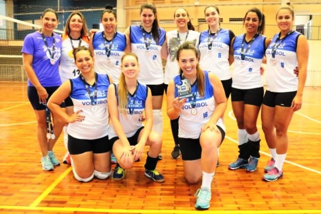 Equipe feminina de voleibol do Yara Clube ficou em segundo lugar na Liga e concorre agora nos Jogos Abertos