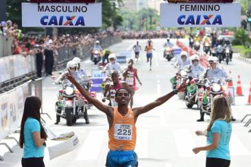 Dawit Adamu, da Etiópia, vence a São Silvestre