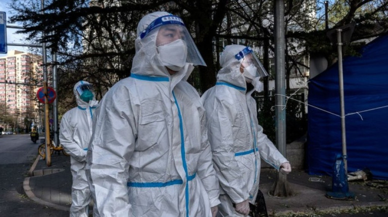 Aumento de casos de Covid deixam crematórios saturados na China