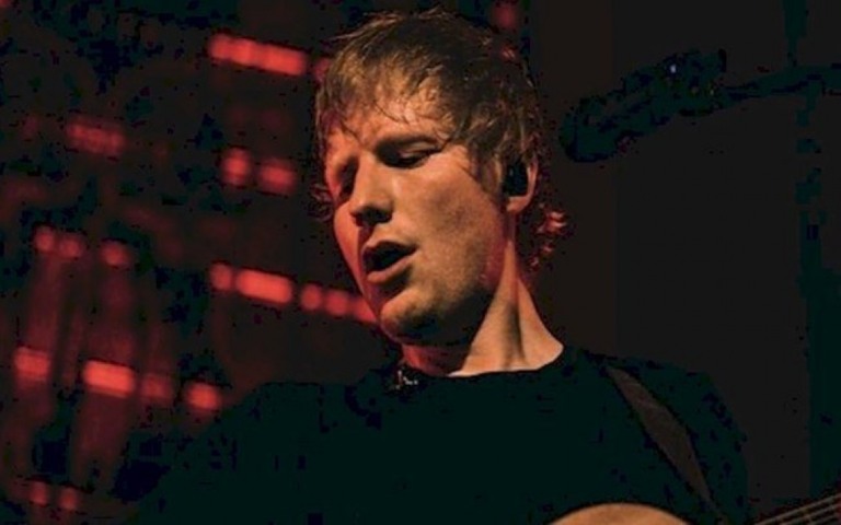 Ed Sheeran está focado em seu novo álbum e trabalha com produtor de Taylor Swift