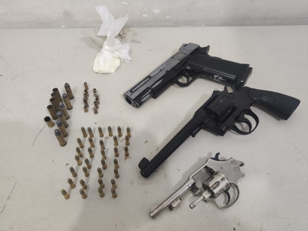 PM apreende menor com arma em bar de Marília; tinha mais em casa PM apreende menor com arma em bar de Marília; tinha mais em casa