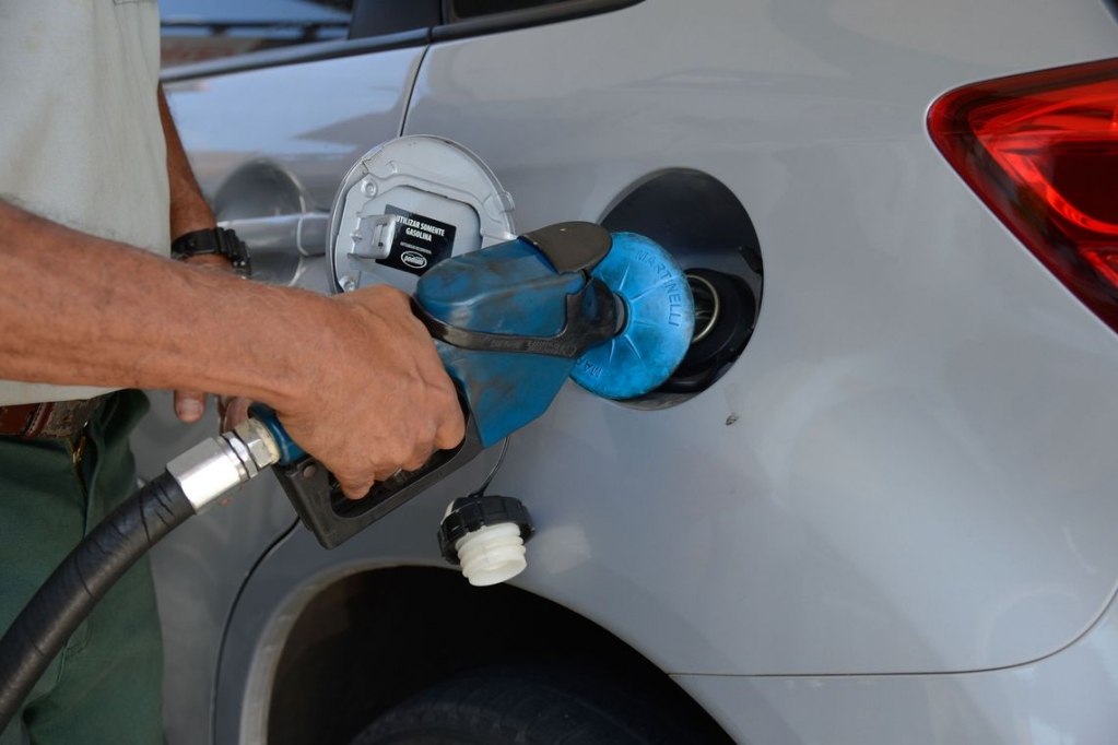 Gasolina sobe mais uma vez e tem novo recorde de preços